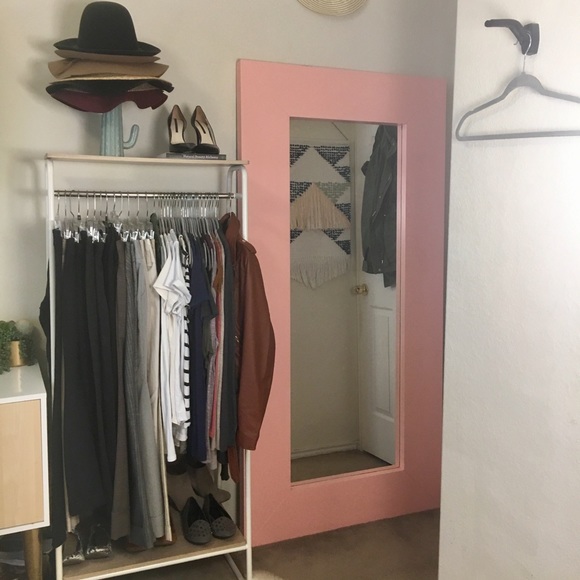 Meet your Posher, Brit - Picture 2 of 8